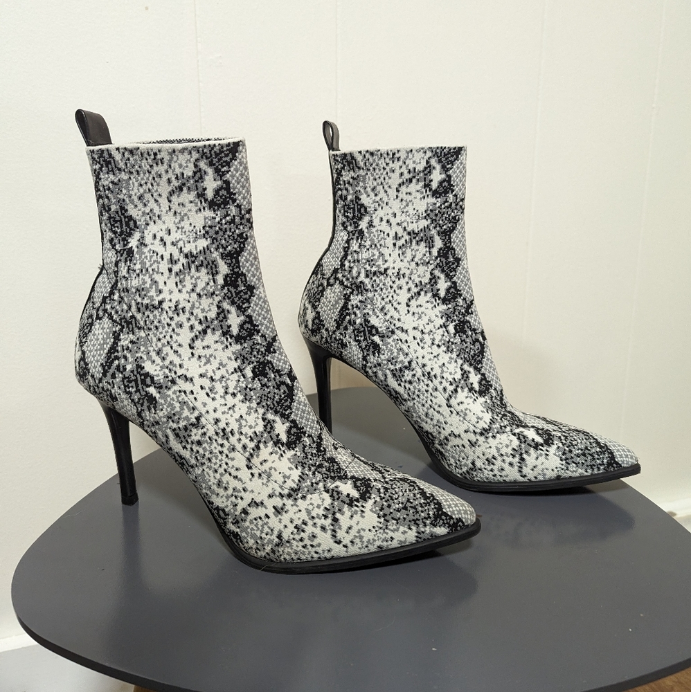 Steve Madden snake skin boots